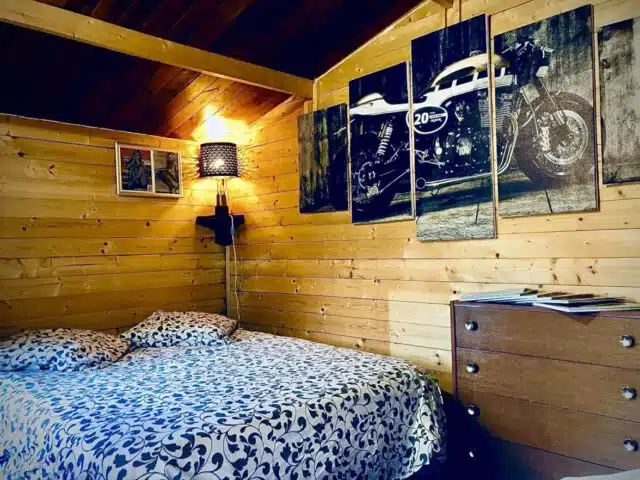 chalet-biker